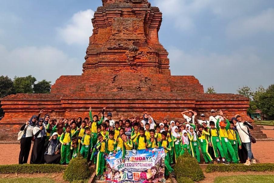 Kegiatan Study Budaya ke Situs Budaya Trowulan