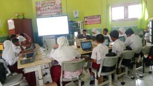 Tingkatkan Kualitas Pembelajaran, SDN Kedunguneng Sukses Gelar Asesmen Formatif Kelas 6 Menggunakan Chromebook
